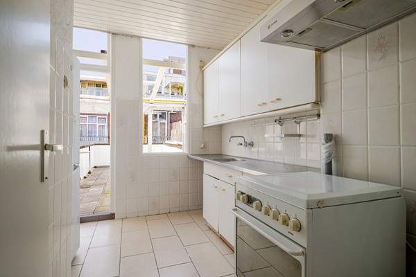 Medium property photo - Hendrik van Deventerstraat 158, 2563 XZ Den Haag